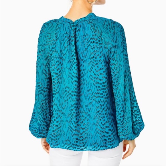 Lilly Pulitzer Caline Silk Top in Teal Clip Long Sleeve size Large NWT - Picture 3 of 14